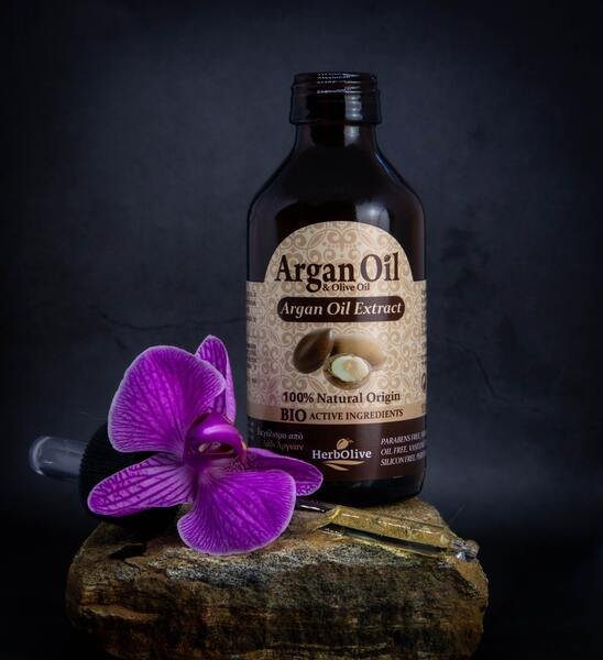 Argan Oil for Curly Hair: Benefits and How to Use it_3