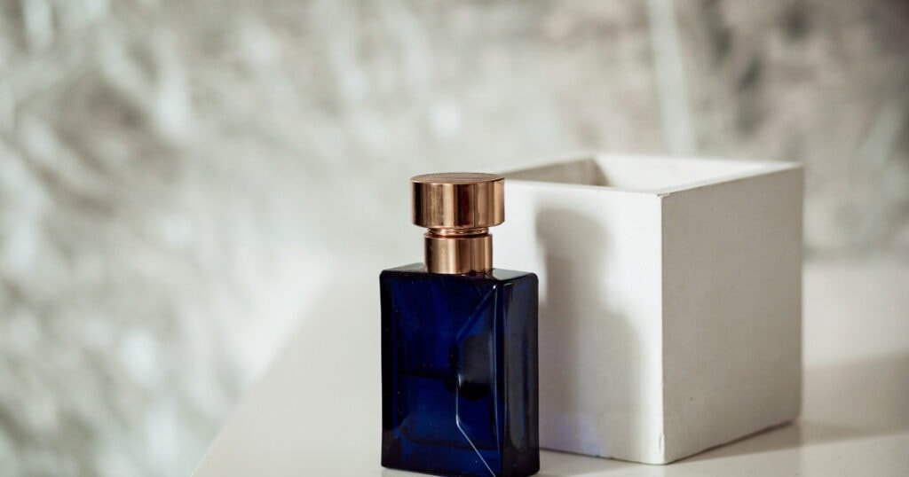 The Science Behind Perfume vs. Cologne: What You Need to Know_2